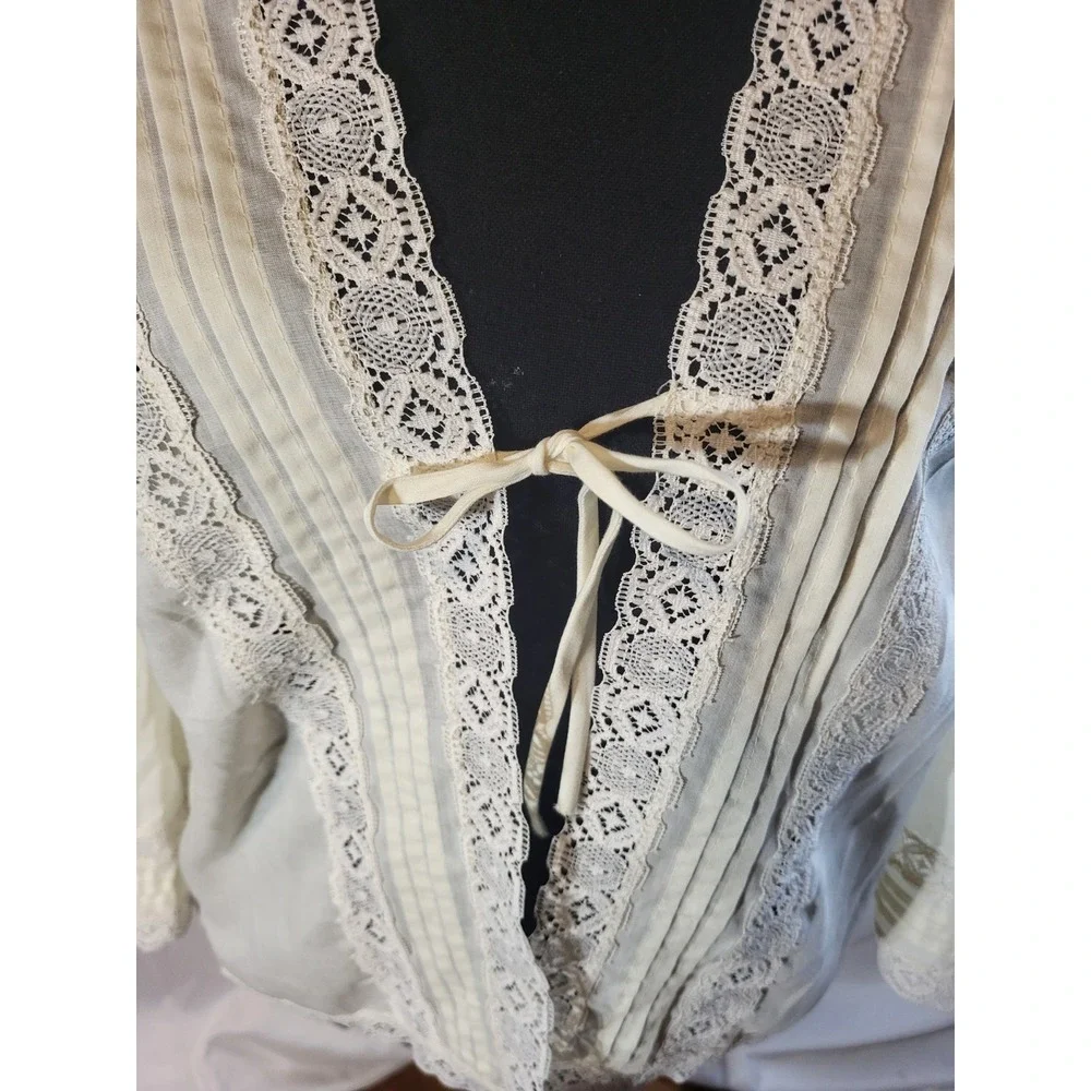 Vtge Deena Size M Cream Ivory Lace Polyester Cotton Blend Bed Jacket